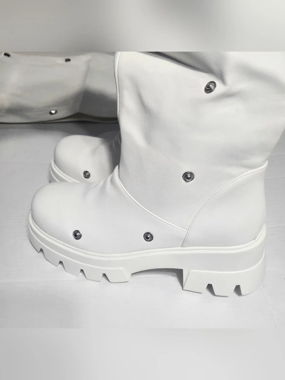 Size 9.5 White Platform Boots w/ Removable Snap-On Wrap Panels Chunky Lug Sole